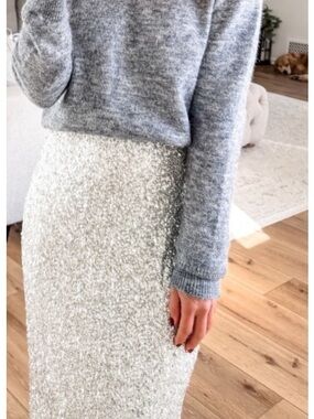 SILVER SEQUINED SKIRT FULLY LINED